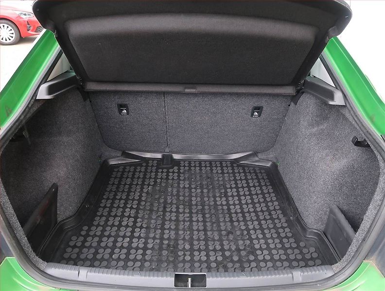 Škoda Rapid (2013) 1.2 TSI, Serv.kniha, Tempomat - fotka 13 z 14