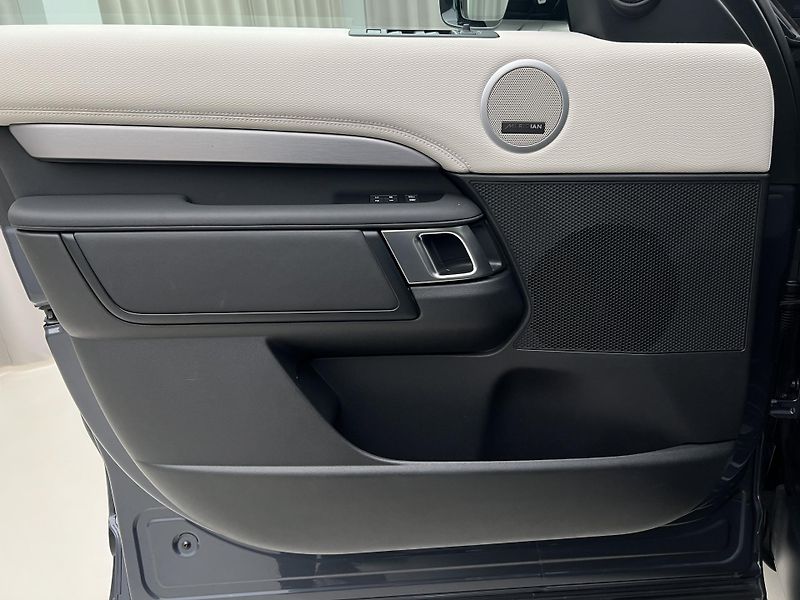 Land Rover Discovery D350 DYNAMIC SE AUT - fotka 7 z 56