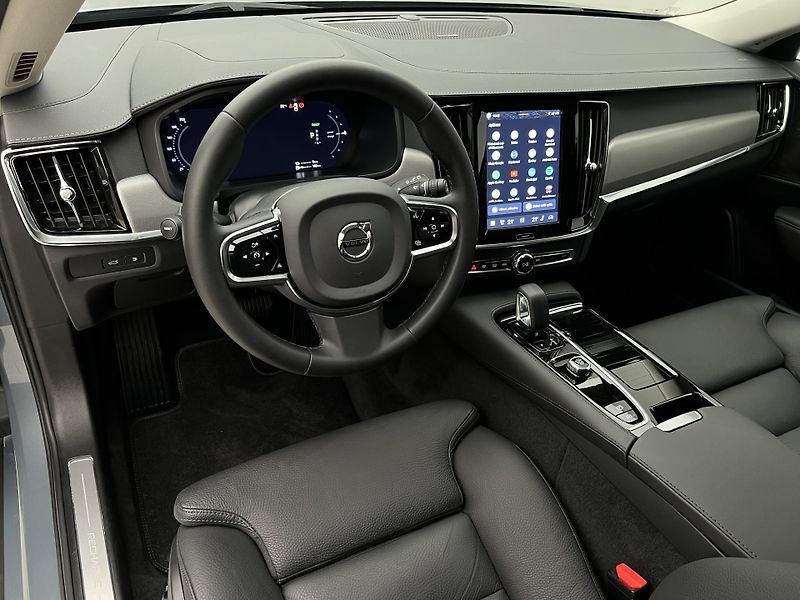Volvo V90 T6 AWD RECHARGE DARK PLUS - fotka 4 z 46