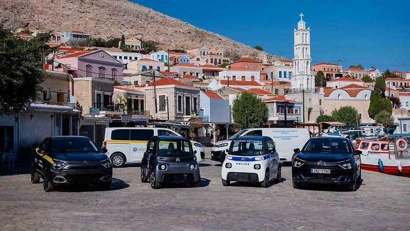 Elektromobily ve služně na ostrově Chalki