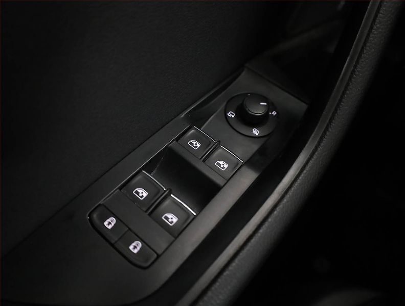 Škoda Superb (2019) Style 2.0 TDI, Automat, Kůže - fotka 21 z 22
