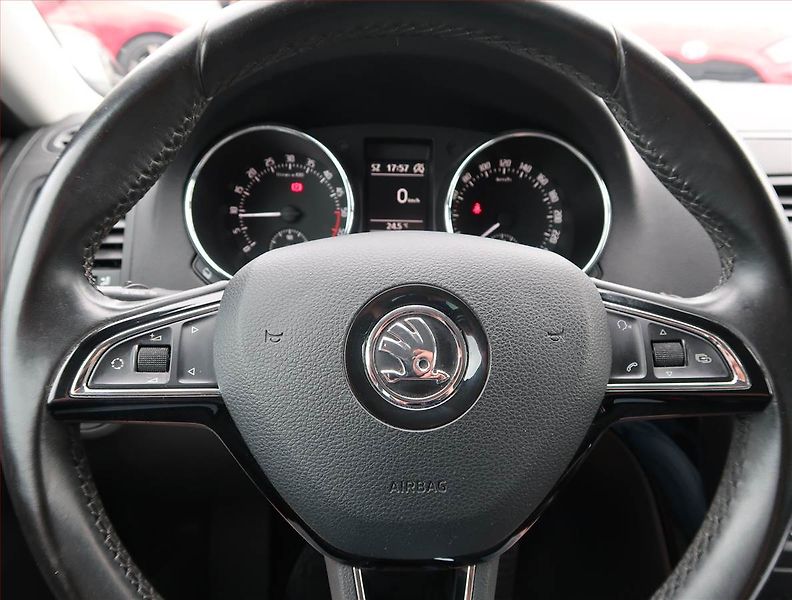 Škoda Yeti (2016) Laurin&Klement 2.0 TDI, 4X4 - fotka 15 z 23