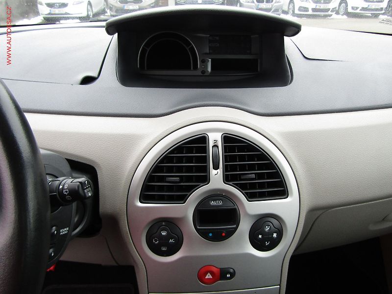Renault Modus (2005) 1.6i, AC - fotka 15 z 18