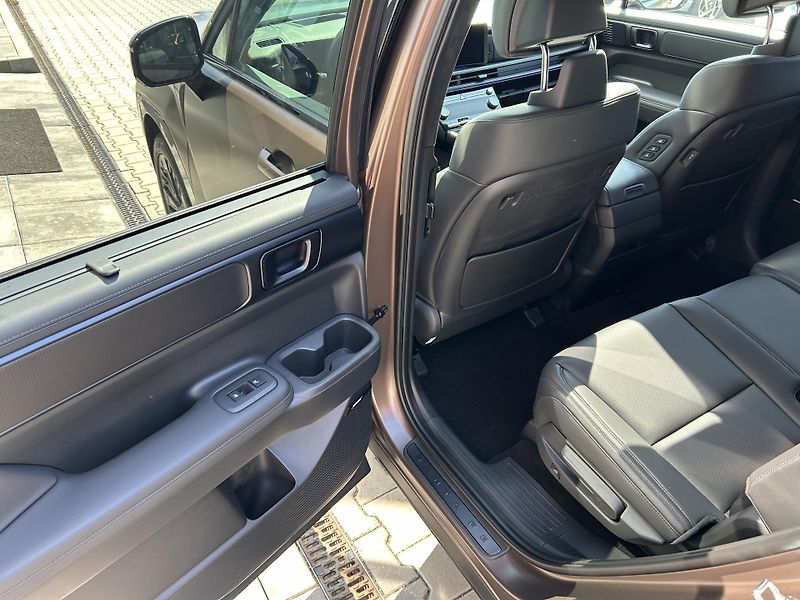 Hyundai Santa Fe 26 7S 1,6 TGDI HEV CALLIGRAPHY - fotka 16 z 44