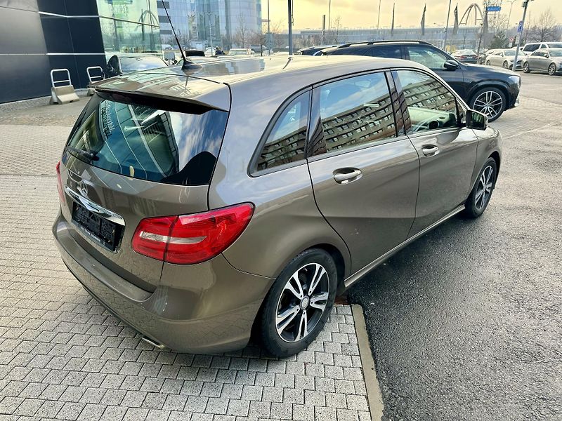 Mercedes-Benz Třídy B (2014) 220CDI 125kW AUT. SPORTPAKET! - fotka 6 z 19