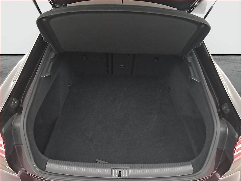 Volkswagen Arteon (2018) R-line 2.0 TDI - fotka 14 z 19