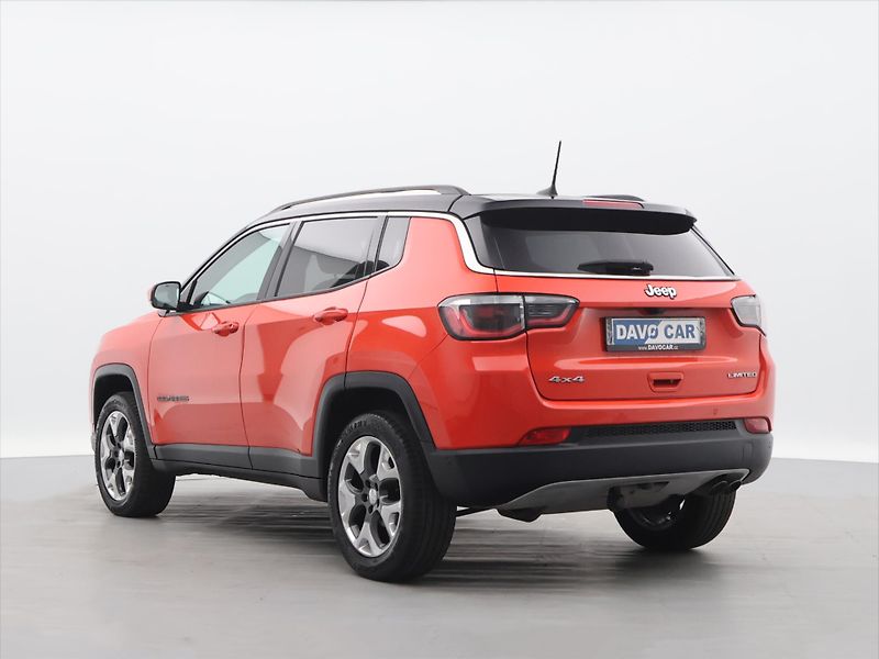 Jeep Compass 2,0 CRDI 125kW Aut 4WD Limited - fotka 5 z 31
