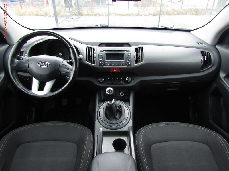 Kia Sportage (2011) 1.7CRDi, ČR, AC, park.asist - fotka 7 z 12