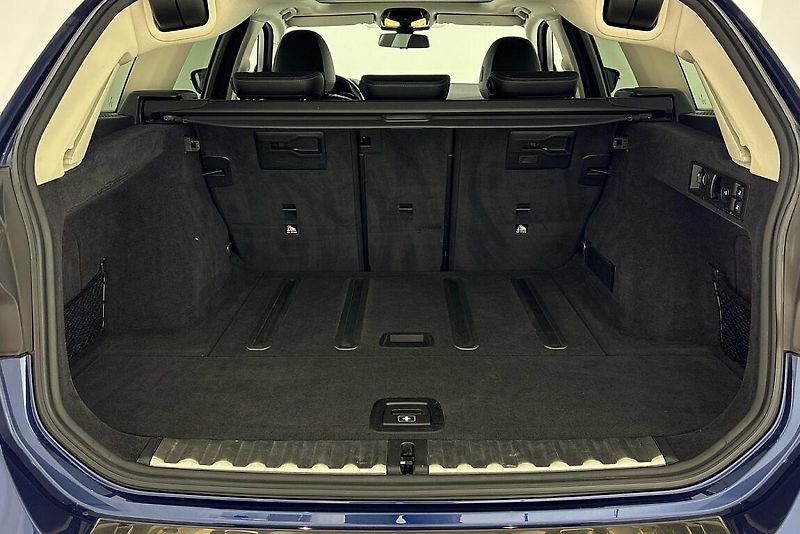 BMW Řada 3 320d xDrive - fotka 10 z 27