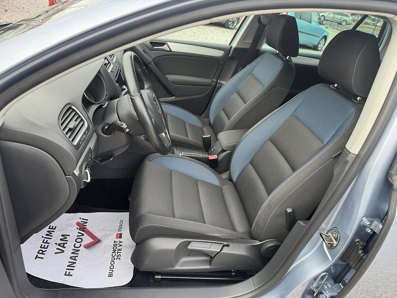 Volkswagen Golf 1.2TSi,rezervace - fotka 13 z 41