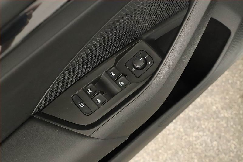 Škoda Octavia (2023) Ambition 2.0 TDI, ČR,1.maj - fotka 16 z 16