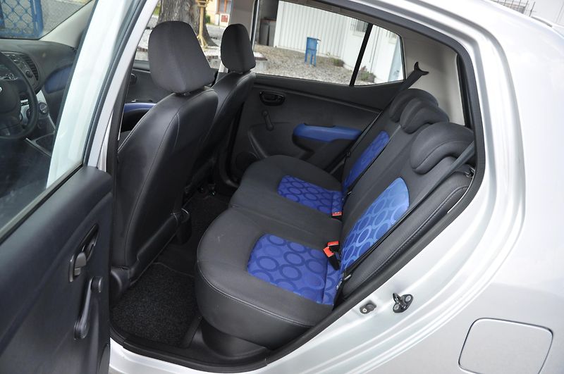 Hyundai i10 1.1i 48kW Klima - fotka 7 z 12
