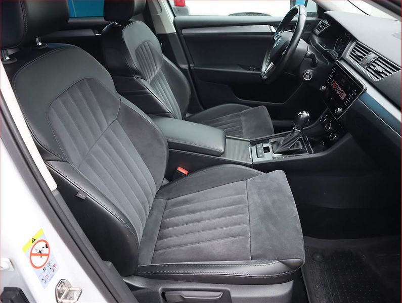Škoda Superb (2018) 2.0 TDI, 4X4, Automat - fotka 9 z 23