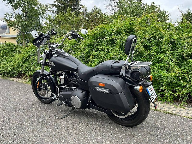 Harley-Davidson FXDB Dyna Street Bob (2017) - fotka 6 z 17