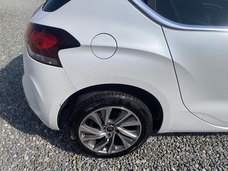 Citroën DS4 1.6i 16V 120PS EXCLUSIVE TOP!! - fotka 50 z 160
