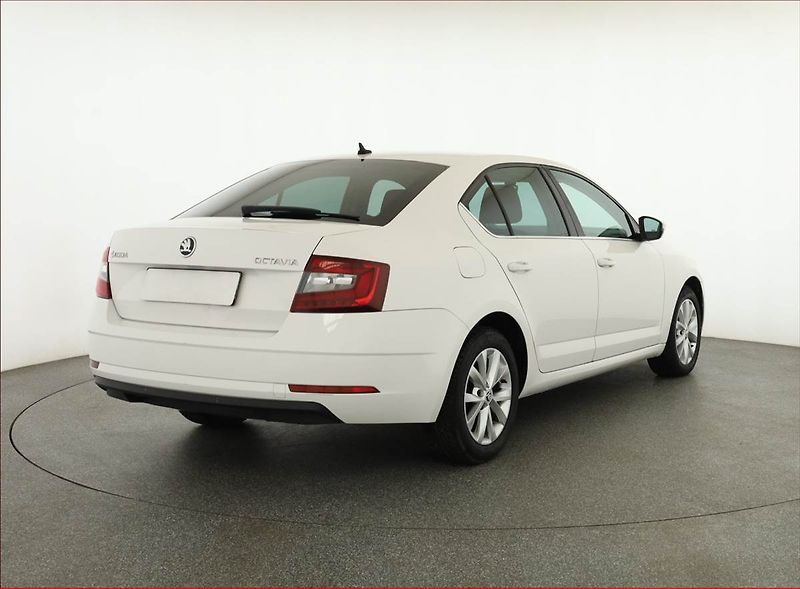 Škoda Octavia (2017) 1.6 TDI, Navi, Tempomat - fotka 5 z 16