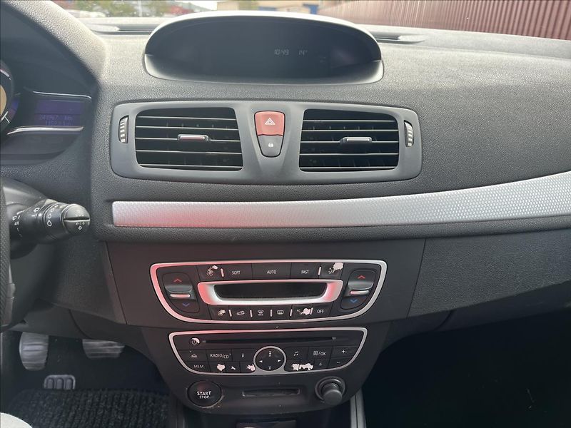 Renault Mégane 1,6 i KLIMA ALU 2x KOLA - fotka 16 z 36