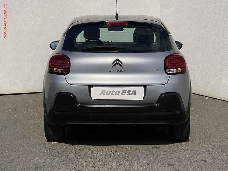 Citroën C3 (2018) 1.2 PT, Shine, navi - fotka 5 z 17