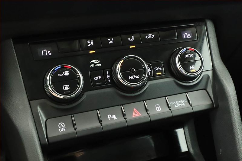 Škoda Karoq (2022) 2.0 TDI - fotka 15 z 20