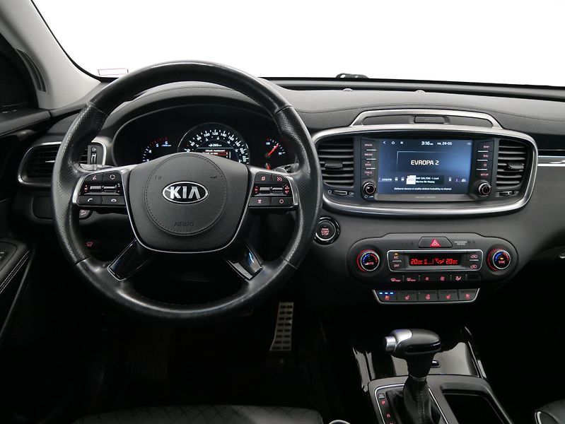 Kia Sorento - fotka 17 z 27