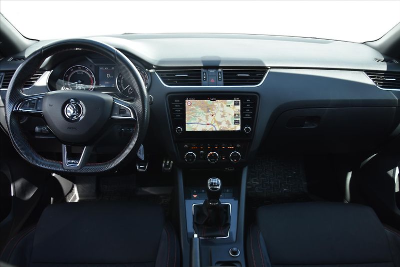 Škoda Octavia RS 2.0TSI 180kW NAVI ACC - fotka 14 z 27