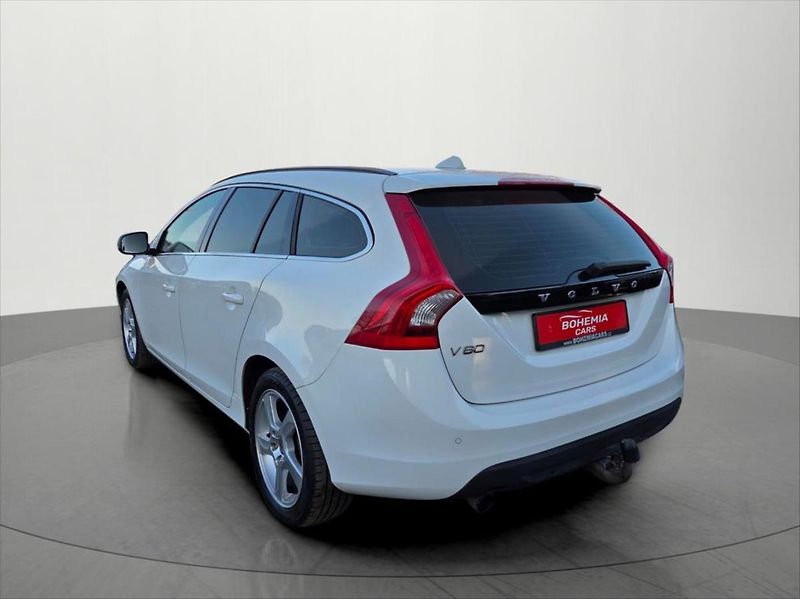 Volvo V60 2,0 120 KW D3 Automat tažné - fotka 6 z 27