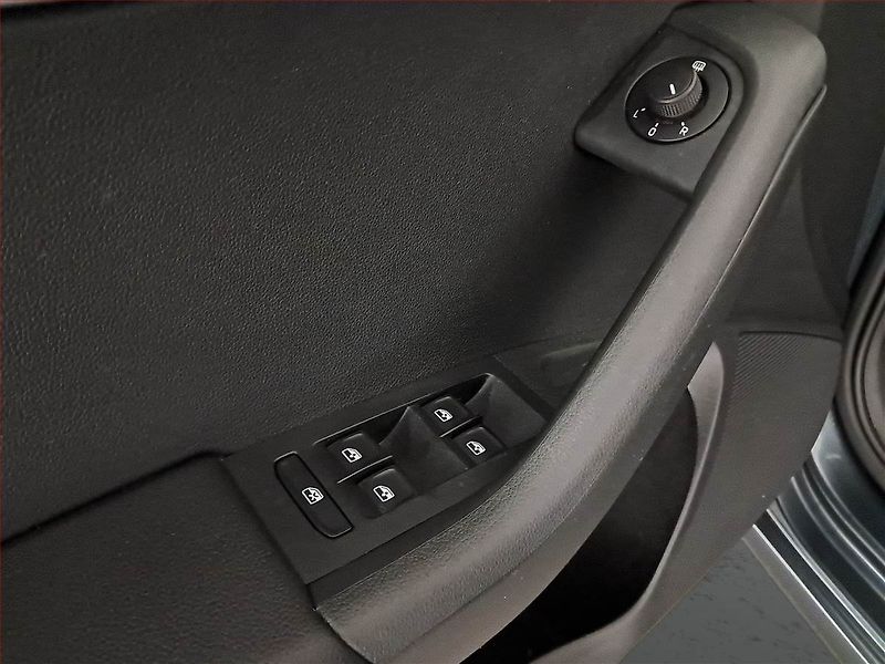Škoda Octavia (2016) 1.6 TDI, Serv.kniha, Xenony - fotka 15 z 16