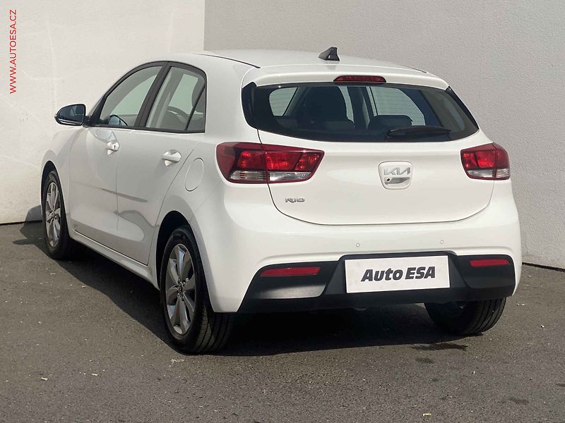 Kia Rio (2023) 1.2, Vision, navi, kamera - fotka 6 z 19