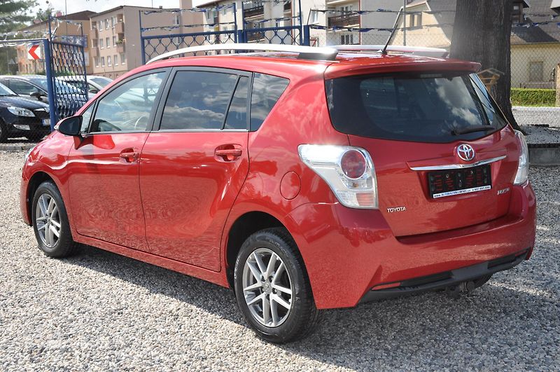 Toyota Verso 1.8 ValveMatic 108kW 7.míst - fotka 4 z 18