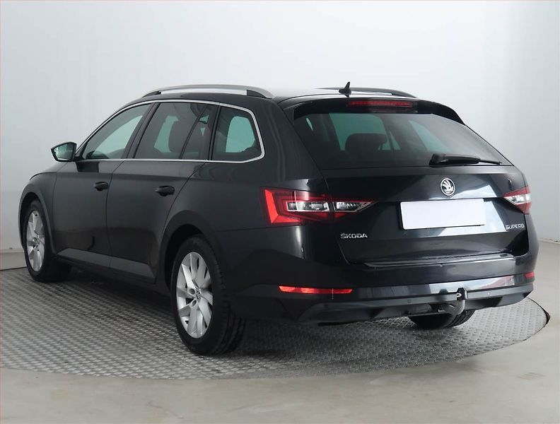 Škoda Superb (2016) Style 2.0 TDI, Automat, Navi - fotka 4 z 19
