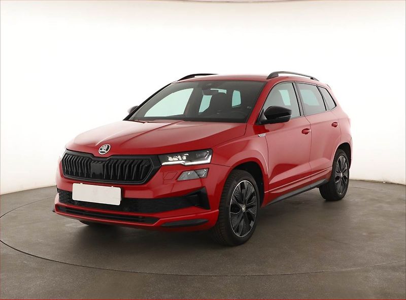 Škoda Karoq (2023) Sportline 1.5 TSI - fotka 2 z 21