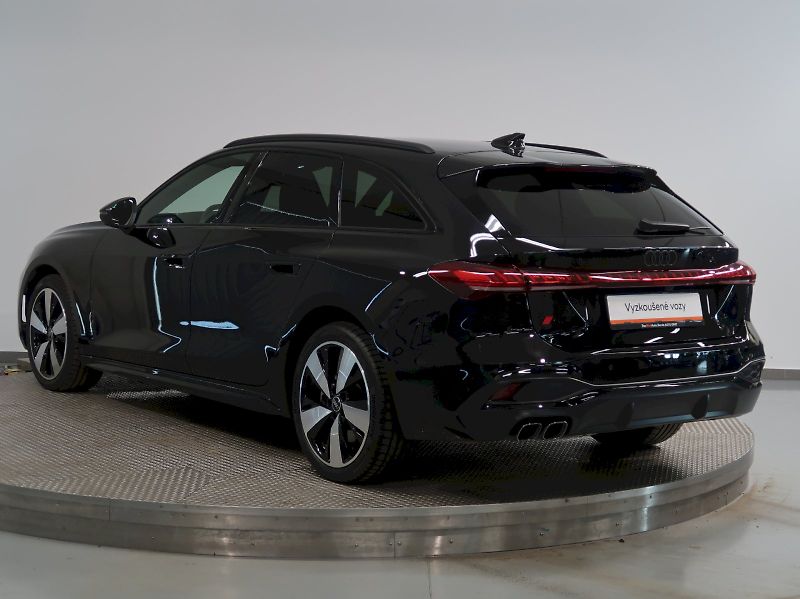 Audi A5 (2025) AVANT S-LINE 2.0TDI 150KW 4x4 - fotka 7 z 40