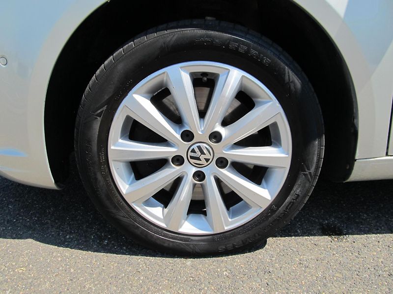Volkswagen Touran (2011) 2.0TDI 7 míst  - fotka 55 z 60