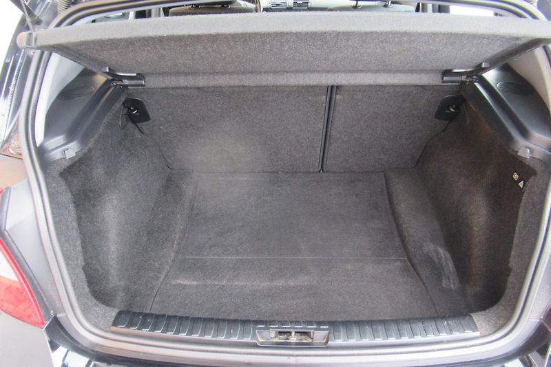 BMW Řada 1 118d 2.0D  KLIMA  - fotka 17 z 19