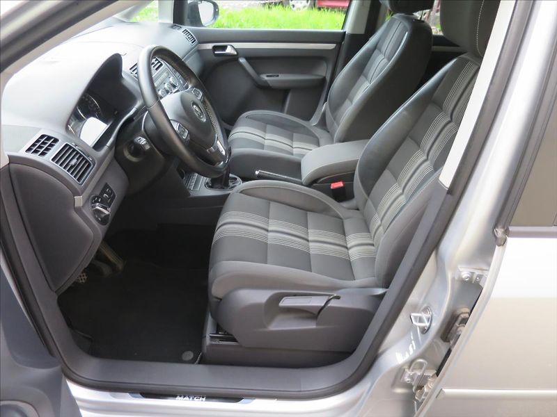 Volkswagen Touran 1,4  TSI MATCH - fotka 9 z 34