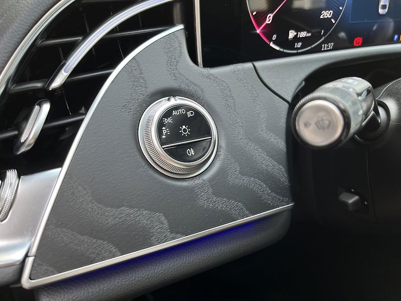 Mercedes-Benz Třídy E E-Třída 220d 4MATIC Avantgarde - fotka 12 z 21