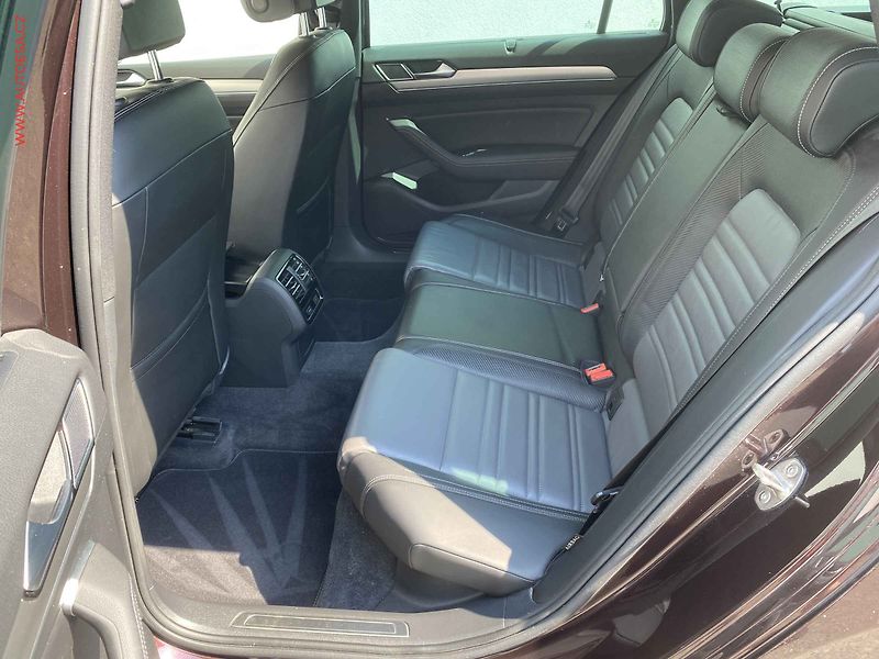 Volkswagen Passat (2016) 2.0 TDi 4Motion, R-Line, DSG - fotka 10 z 20
