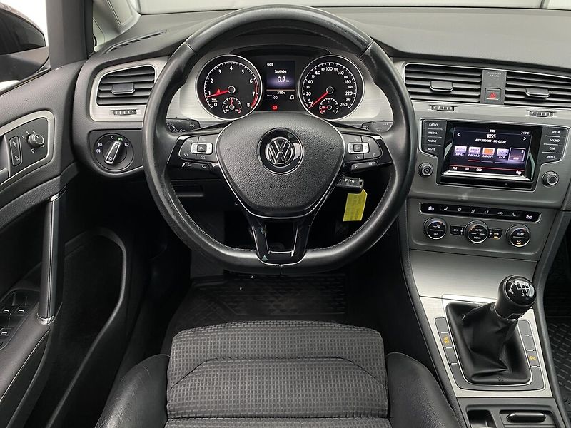 Volkswagen Golf 1,2 TSI 77 kW Comfortline - fotka 8 z 25