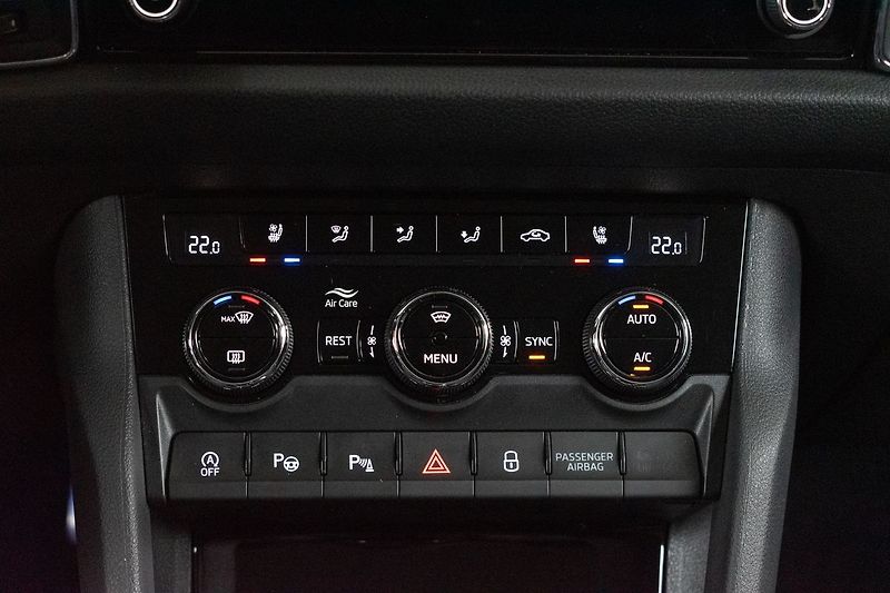Škoda Kodiaq 1.5 TSI STYLE+*TAŽNÉ*DPH*ČR 1M - fotka 29 z 50