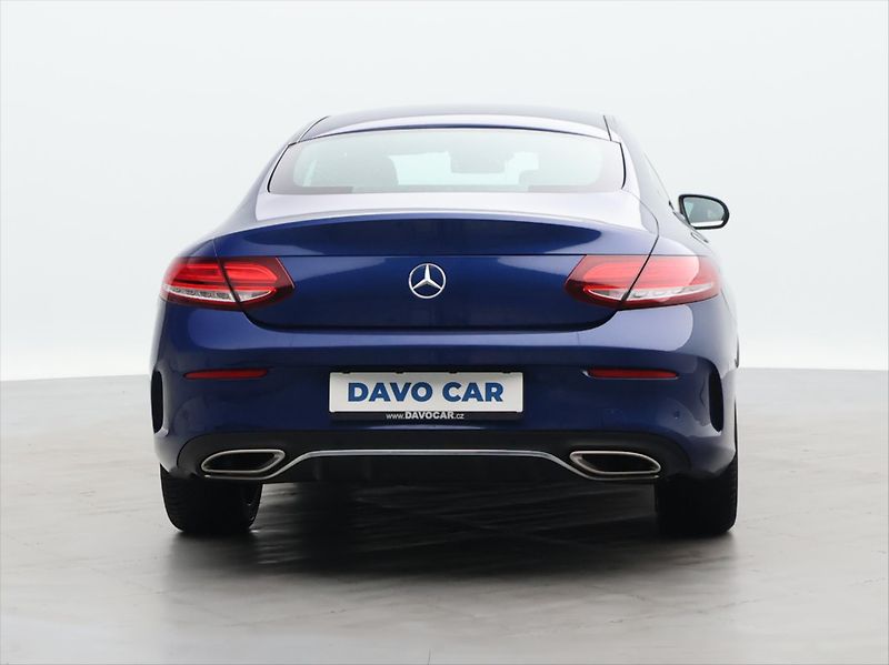 Mercedes-Benz Třídy C 3,0 400 245kW 4Matic AMG - fotka 6 z 40
