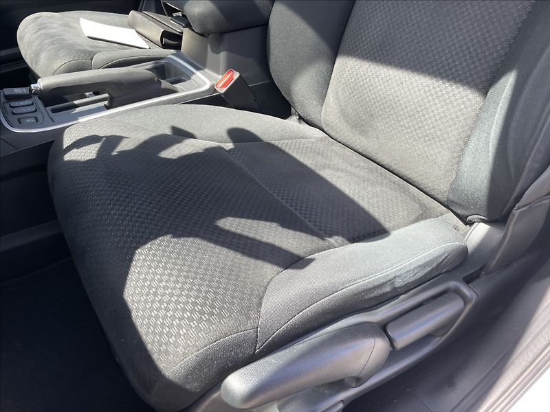 Honda CR-V 1,6 i-DTEC AWD Automat CZauto - fotka 31 z 41