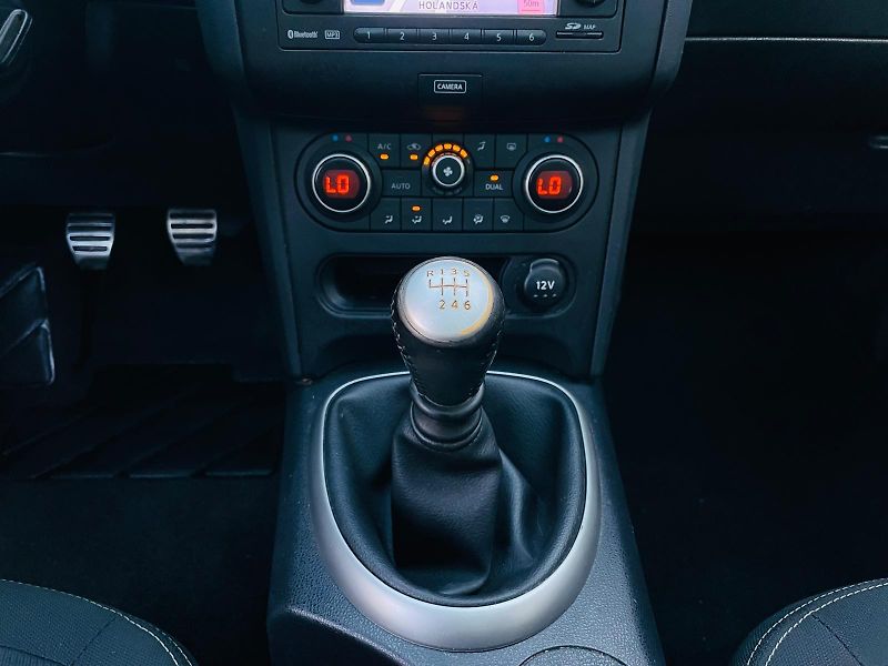 Nissan Qashqai 2.0i KAMERA TAŽNÉ SERVISKA 7M - fotka 35 z 45