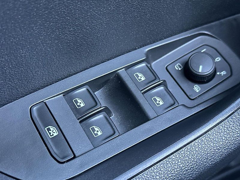Škoda Karoq (2024) 2.0 TSI 4x4 DSG Sportline - fotka 17 z 33