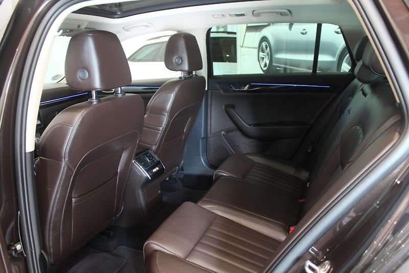 Škoda Superb (2017) 2.0TDI DSG 4x4 L&K  - fotka 18 z 41