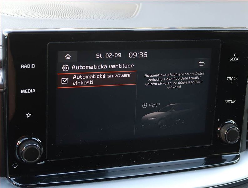 Kia Ceed (2023) 1.5 T-GDI, ČR,1.maj - fotka 19 z 20
