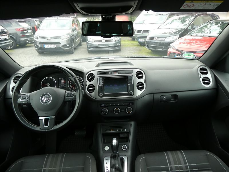 Volkswagen Tiguan 2,0 TDi 110kW Lounge DSG, 4x4 - fotka 27 z 54