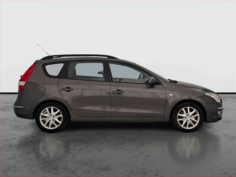Hyundai i30 (2008) 1.6, po STK, servisované - fotka 6 z 17