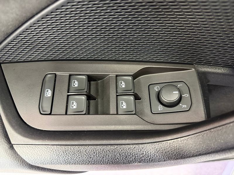 Škoda Octavia 2.0 TSI 180KW DSG RS, HUD, WEB - fotka 27 z 30