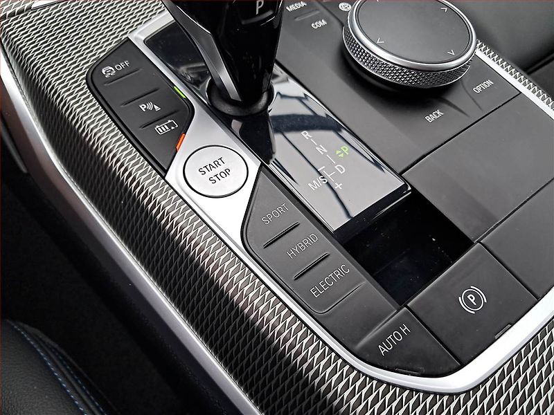 BMW Řada 3 (2021) 330 e xDrive - fotka 24 z 24