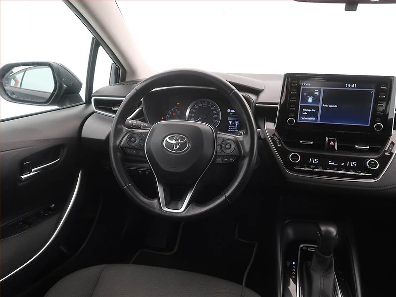 Toyota Corolla (2019) 1.8 Hybrid, Automat, ČR,1.maj - fotka 7 z 15